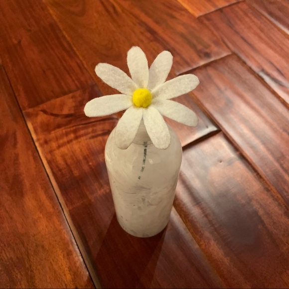 White Felt Daisy and Painted Plastic White Vase - Picture 3 of 7